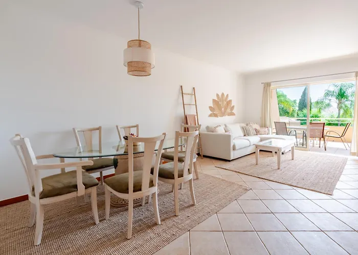 Coastal Pines By Seareen * 奎特里拉